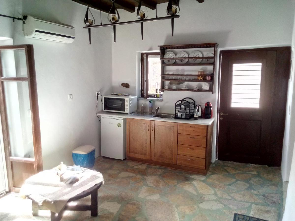 Monte Kechros Guest House Arnados ภายนอก รูปภาพ