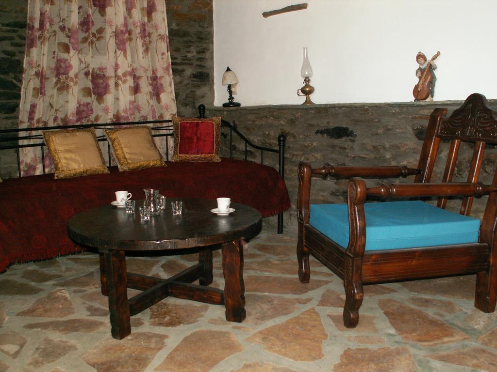 Monte Kechros Guest House Arnados ภายนอก รูปภาพ